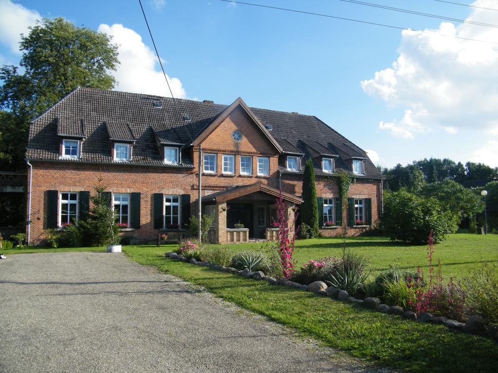 Gutshaus Daemelow Tussen Schwerin En Wismar Exterior foto